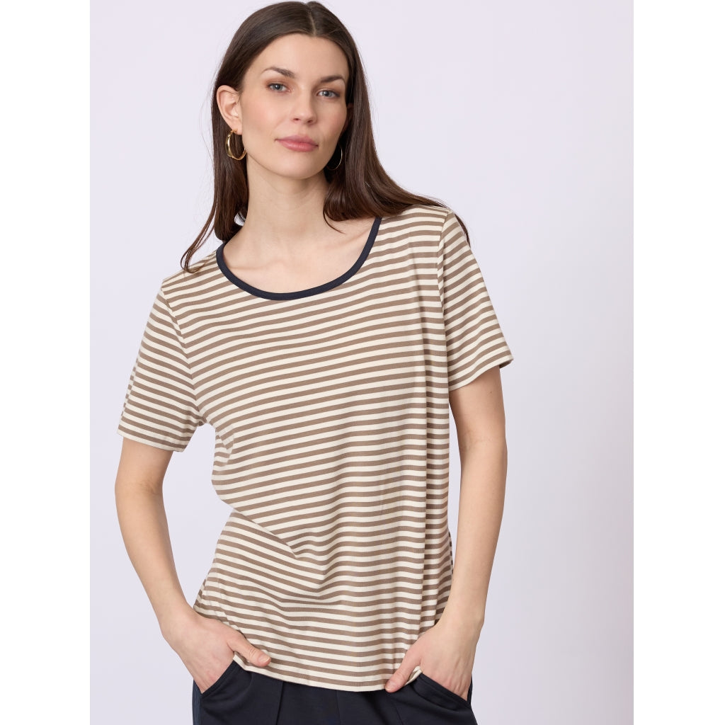 Redgreen Women Cecilie Tee Poloer 125 Dark Sand Stripe